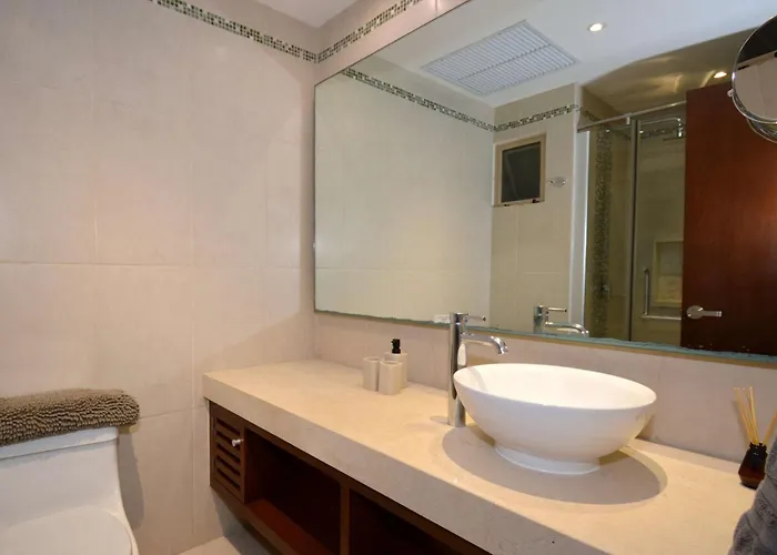 Apartamento Peaceful Penthouse With Private Rooftop In Gated Community *